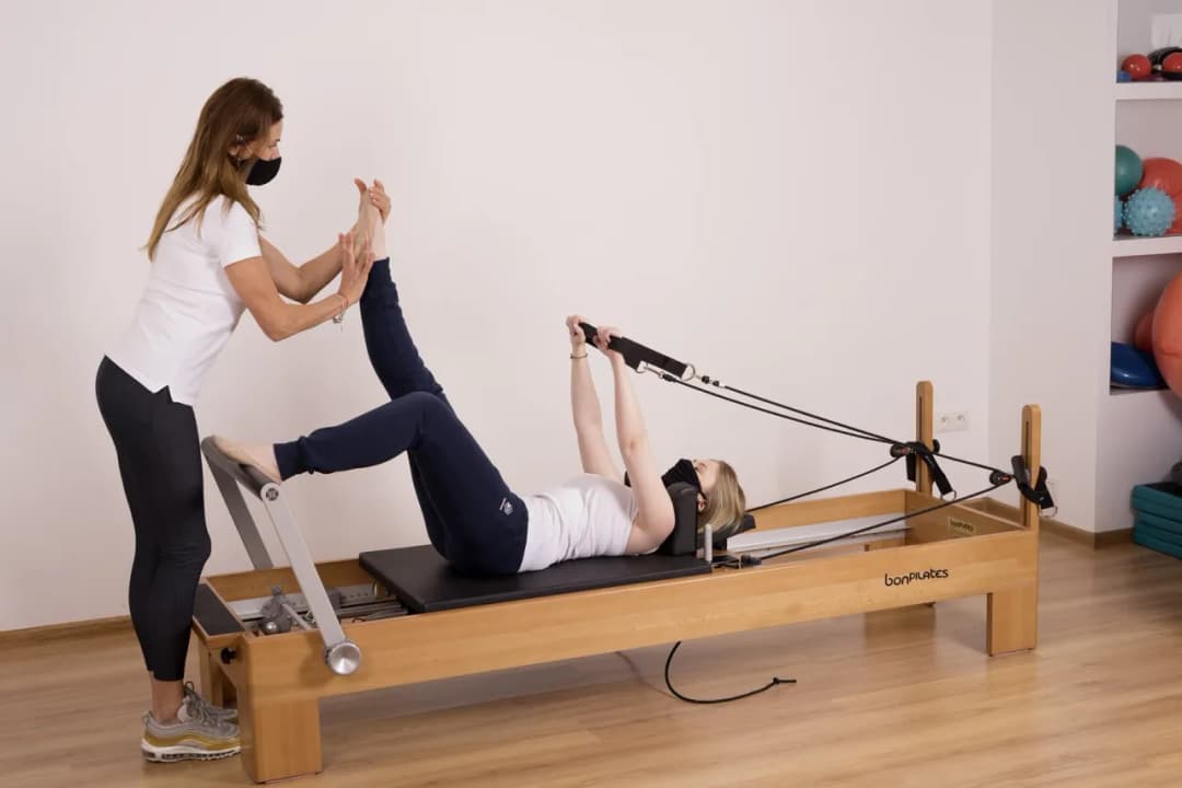 Reha pilates co to jest? Definicja, korzyści i dla kogo jest najlepsze