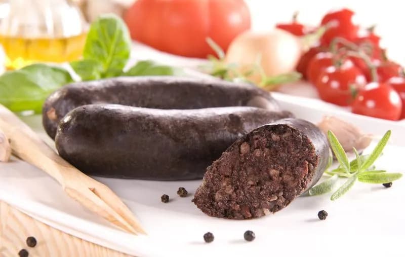 Czy kaszanka jest dietetyczna? Wartości odżywcze, kalorie i wpływ na dietę